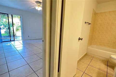 Casa en venta en Sunrise, Florida, 1 dormitorio, 75.81 m2 № 1948711 - foto 16