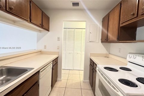Casa en venta en Sunrise, Florida, 1 dormitorio, 75.81 m2 № 1948711 - foto 8