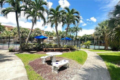 Casa en venta en Sunrise, Florida, 1 dormitorio, 75.81 m2 № 1948711 - foto 23