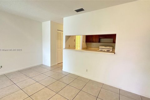 Casa en venta en Sunrise, Florida, 1 dormitorio, 75.81 m2 № 1948711 - foto 5