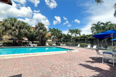 Casa en venta en Sunrise, Florida, 1 dormitorio, 75.81 m2 № 1948711 - foto 22