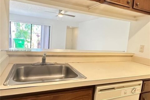 Casa en venta en Sunrise, Florida, 1 dormitorio, 75.81 m2 № 1948711 - foto 9
