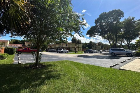 Casa en venta en Sunrise, Florida, 1 dormitorio, 75.81 m2 № 1948711 - foto 4