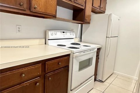 Casa en venta en Sunrise, Florida, 1 dormitorio, 75.81 m2 № 1948711 - foto 10