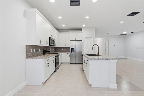 Villa ou maison à vendre à Tampa, Floride: 3 chambres, 172.43 m2 № 2408292 - photo 11