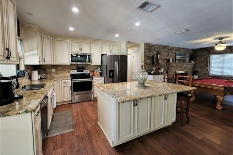 Villa ou maison à louer à Seffner, Floride: 4 chambres, 179.95 m2 № 2096880 - photo 2