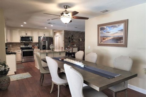 Villa ou maison à louer à Seffner, Floride: 4 chambres, 179.95 m2 № 2096880 - photo 4