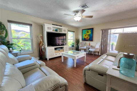 Villa ou maison à louer à Seffner, Floride: 4 chambres, 179.95 m2 № 2096880 - photo 7