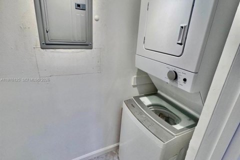 Townhouse in Deerfield Beach, Florida 2 bedrooms, 108.7 sq.m. № 2042091 - photo 4