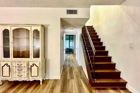 Townhouse in Deerfield Beach, Florida 2 bedrooms, 108.7 sq.m. № 2042091