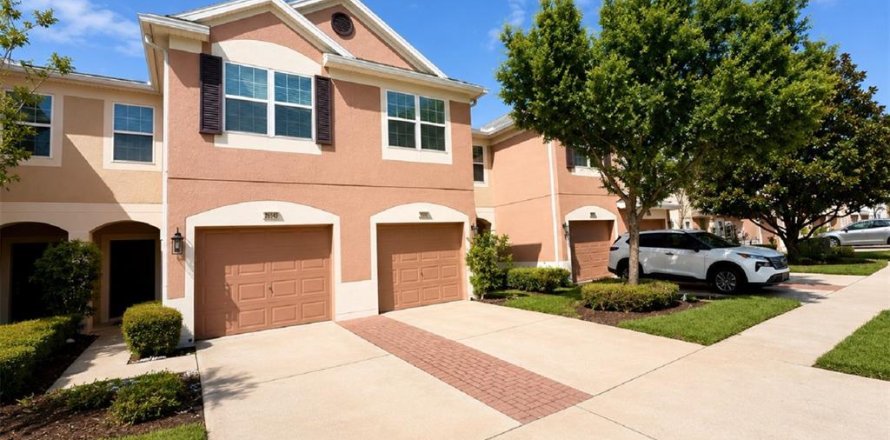 Townhouse in Wesley Chapel, Florida 3 bedrooms, 147.53 sq.m. № 2230120