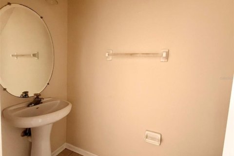 Townhouse in Wesley Chapel, Florida 3 bedrooms, 147.53 sq.m. № 2230120 - photo 16