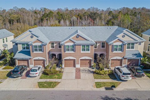 Townhouse in Wesley Chapel, Florida 3 bedrooms, 147.53 sq.m. № 2230120 - photo 4