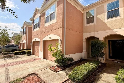 Townhouse in Wesley Chapel, Florida 3 bedrooms, 147.53 sq.m. № 2230120 - photo 14
