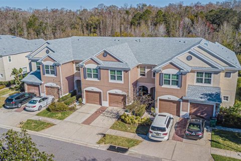 Townhouse in Wesley Chapel, Florida 3 bedrooms, 147.53 sq.m. № 2230120 - photo 3