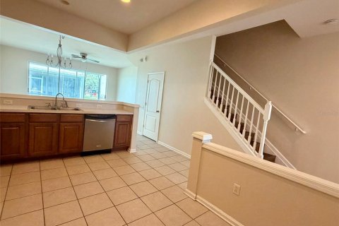 Townhouse in Wesley Chapel, Florida 3 bedrooms, 147.53 sq.m. № 2230120 - photo 25