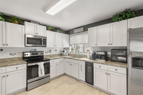 Villa ou maison à vendre à Tampa, Floride: 3 chambres, 146.79 m2 № 2131113 - photo 16