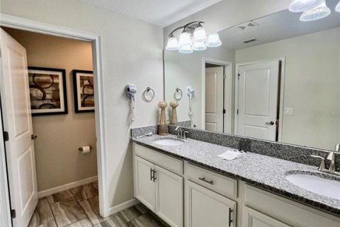 Townhouse in STOREY LAKE in Kissimmee, Florida 5 bedrooms, 197.7 sq.m. № 1832112 - photo 27