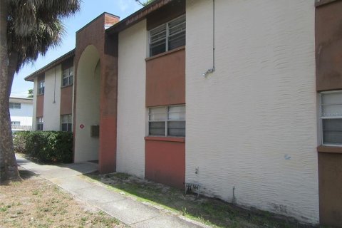Apartamento en alquiler en Saint Petersburg, Florida, 2 dormitorios, 76.64 m2 № 1592971 - foto 3