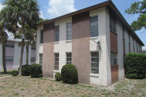 Apartamento en alquiler en Saint Petersburg, Florida, 2 dormitorios, 76.64 m2 № 1592971 - foto 1
