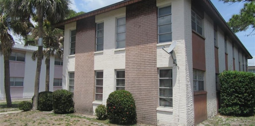 Apartment in Saint Petersburg, Florida 2 bedrooms, 76.64 sq.m. № 1592971