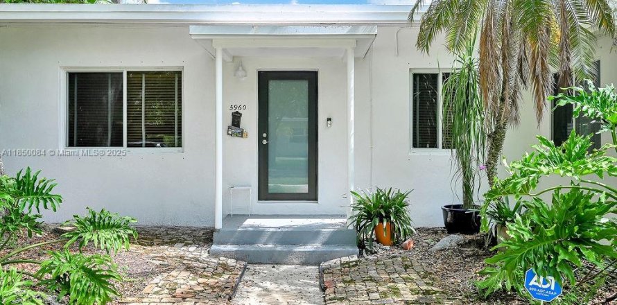 Casa en Miami, Florida 4 dormitorios, 98.85 m2 № 1857105