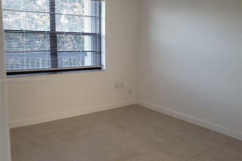 Copropriété à louer à Hallandale Beach, Floride: 2 chambres, 109.62 m2 № 2041615 - photo 11