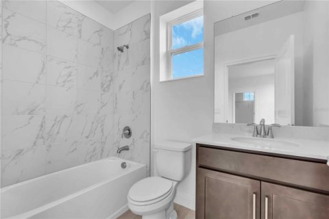 Casa en venta en Zephyrhills, Florida, 4 dormitorios, 293.76 m2 № 1441057 - foto 8