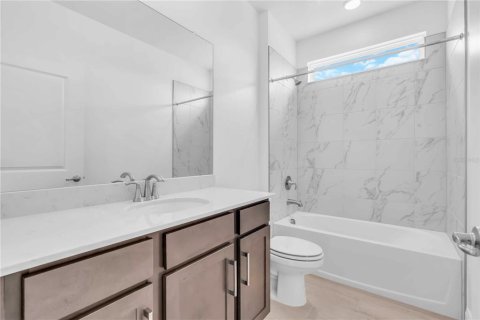 Casa en venta en Zephyrhills, Florida, 4 dormitorios, 293.76 m2 № 1441057 - foto 4