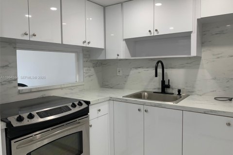 Copropriété à louer à Aventura, Floride: 1 chambre, 71.35 m2 № 2029260 - photo 5