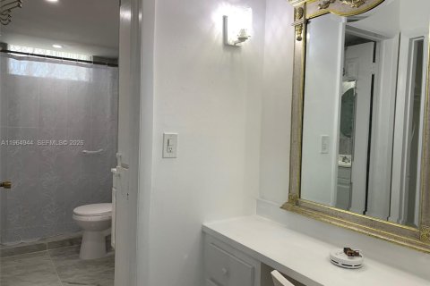 Copropriété à louer à Aventura, Floride: 1 chambre, 71.35 m2 № 2029260 - photo 10