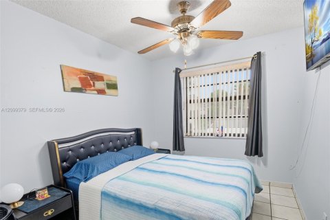 Touwnhouse à louer à Miami, Floride: 3 chambres, 117.43 m2 № 2401469 - photo 10