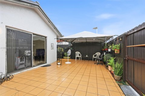 Touwnhouse à louer à Miami, Floride: 3 chambres, 117.43 m2 № 2401469 - photo 25