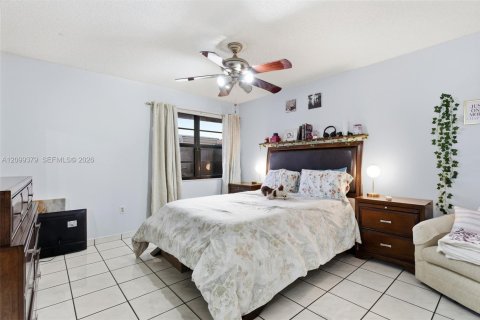Touwnhouse à louer à Miami, Floride: 3 chambres, 117.43 m2 № 2401469 - photo 12