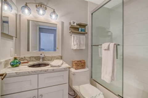 Condo in Sarasota, Florida, 2 bedrooms № 2100686 - photo 23