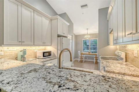 Condo in Sarasota, Florida, 2 bedrooms № 2100686 - photo 11