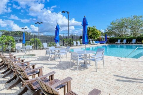 Condo in Sarasota, Florida, 2 bedrooms № 2100686 - photo 30