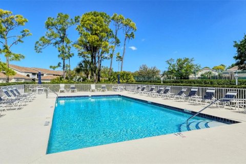 Condo in Sarasota, Florida, 2 bedrooms № 2100686 - photo 26