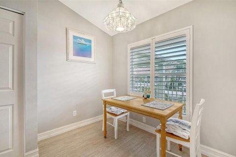 Condo in Sarasota, Florida, 2 bedrooms № 2100686 - photo 13