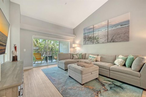 Condo in Sarasota, Florida, 2 bedrooms № 2100686 - photo 4