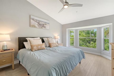 Condo in Sarasota, Florida, 2 bedrooms № 2100686 - photo 16