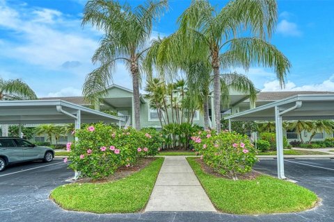 Condo in Sarasota, Florida, 2 bedrooms  № 2100686