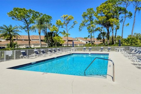 Condo in Sarasota, Florida, 2 bedrooms № 2100686 - photo 25