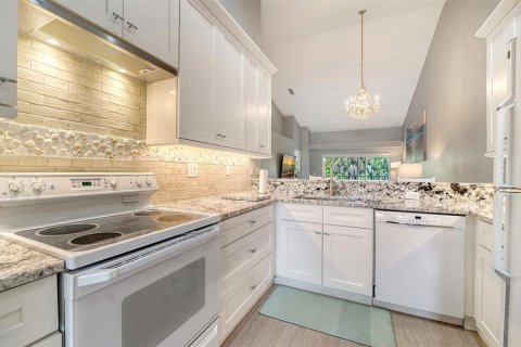 Condo in Sarasota, Florida, 2 bedrooms № 2100686 - photo 14