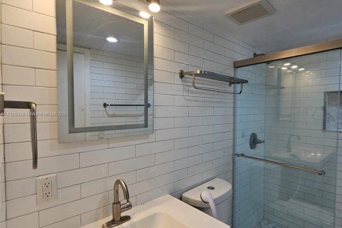 Снять в аренду таунхаус в Хайалиа, Флорида 3 спальни, 141.95м2, № 1698649 - фото 10