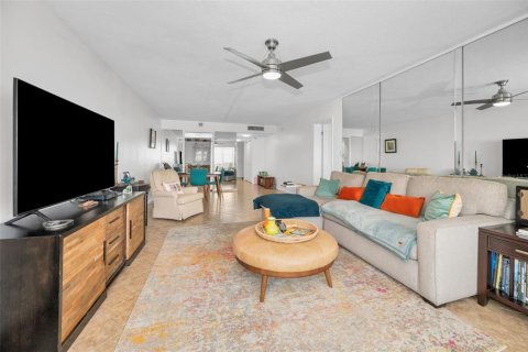 Condo in Dunedin, Florida, 1 bedroom  № 2383845 - photo 19