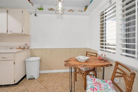 Condo in Dunedin, Florida, 1 bedroom  № 2383845 - photo 5