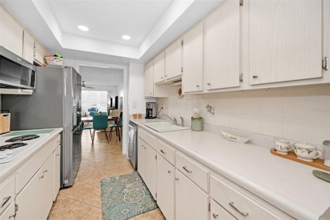 Condo in Dunedin, Florida, 1 bedroom  № 2383845 - photo 8