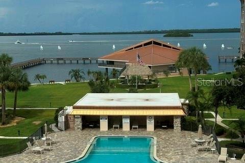 Condo in Dunedin, Florida, 1 bedroom  № 2383845