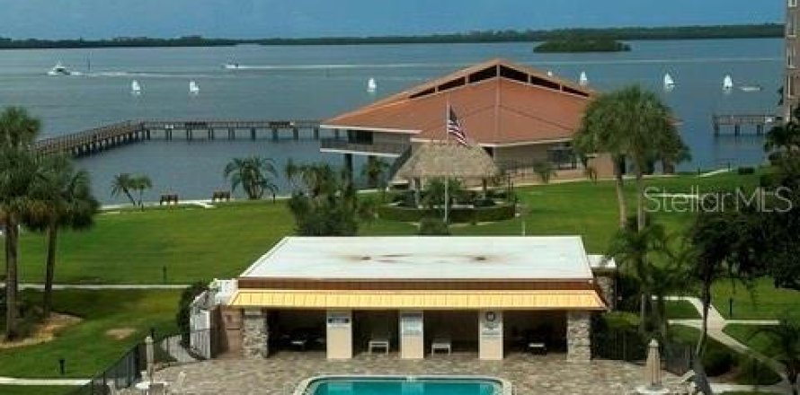 Condo in Dunedin, Florida, 1 bedroom  № 2383845